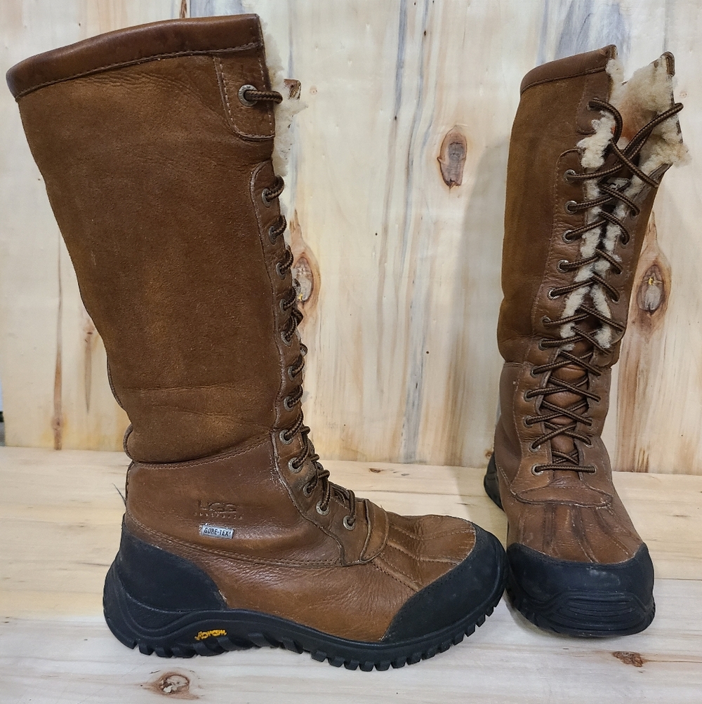 Uggs Brown Leather Adirondak Insulated Women's Boots